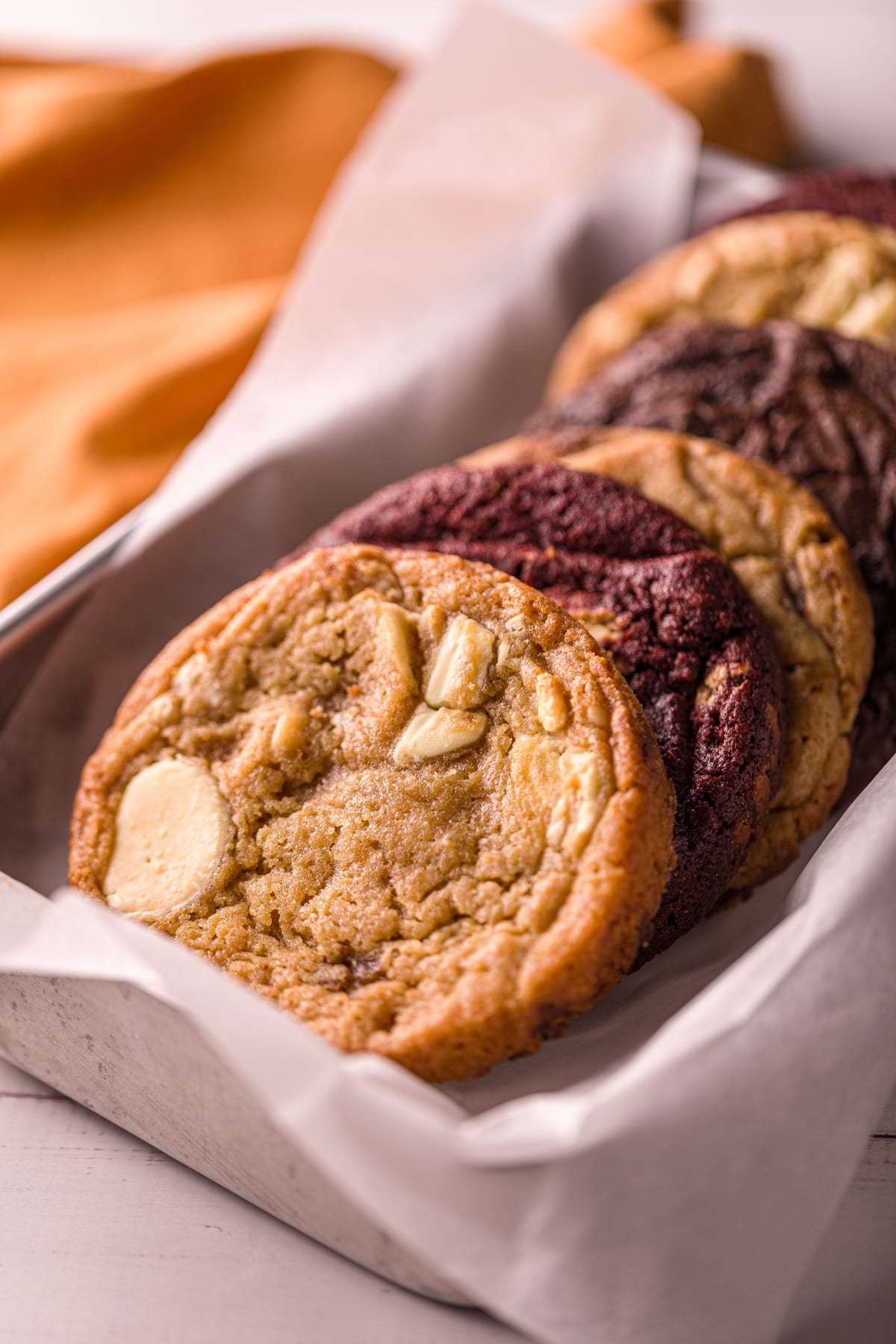 Bandeja com cookies sortidos da Monkey Cookie